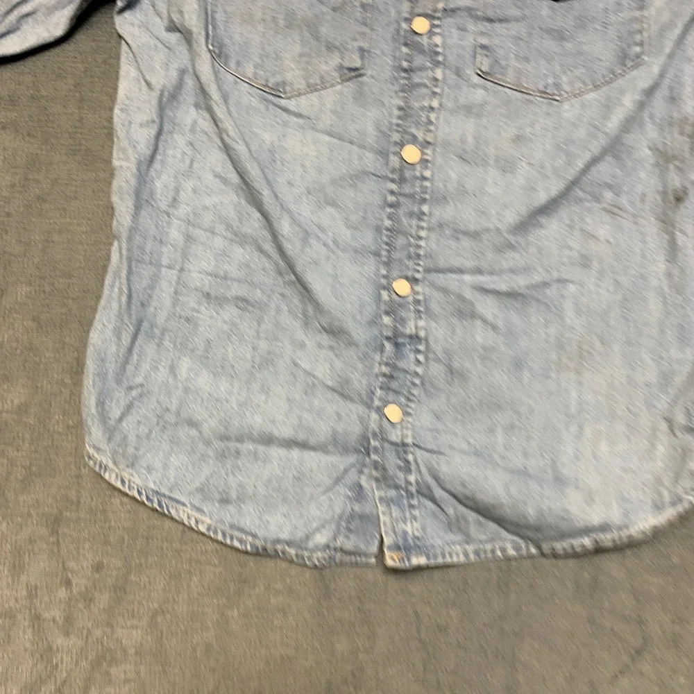 Old Navy Denim Shirt Boys Large 10-12 Blue Light Wash Button Front Chest Pockets